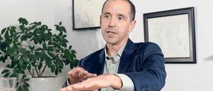 Chris Lehane, Cheflobbyist der Vermittlungsplattform Airbnb, sieht sich mit seinem Unternehmen Nachfragen der EU ausgesetzt. 