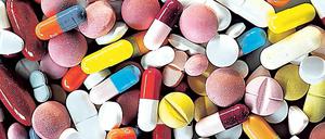 Viele Pillen: Bei Spezialtherapien zahlt man in den USA mehr als in Deutschland.