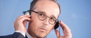  Heiko Maas (SPD), Außenminister, steht bei einer Pressekonferenz. 
