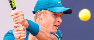 Rudi Molleker gewinnt in Hamburg sein Erstrundenduell mit David Ferrer.