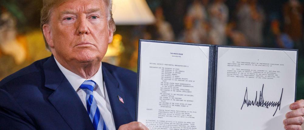 Im Mai zeigte US-Präsident Donald Trump ein Präsidentschaftsmemorandum, nachdem er erklärt hatte, dass die USA aus dem Atomdeal mit dem Iran aussteige.