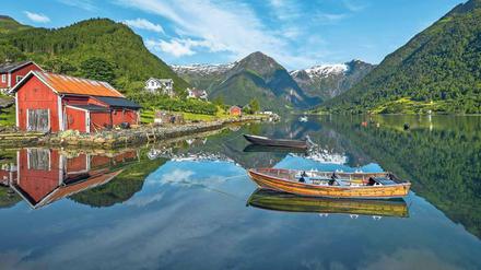 So geht Sommer im hohen Norden.Die norwegische Bucht von Balestrand.