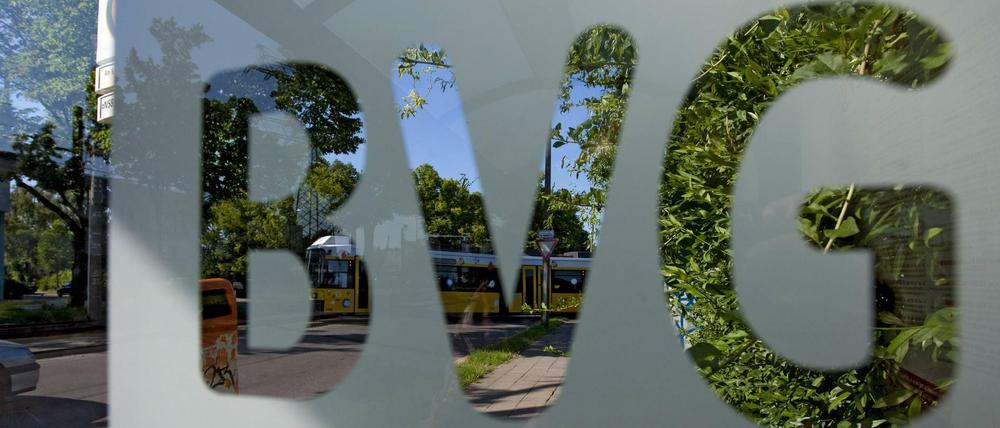 Bislang war die Firma Wall für die Werbung in BVG-Haltestellen zuständig, ebenso für die Reinigung der Anlagen. Das könnte sich jetzt ändern. 