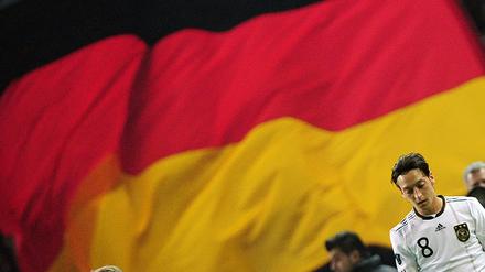 Mesut Özil im Jahr 2010 nach seinem Treffer zum 2:0 im EM-Qualifikationsspiel gegen die Türkei.. 