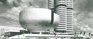 Bildschön. BMW-Zentrale in München, gesehen von Sigrid Neubert. 
