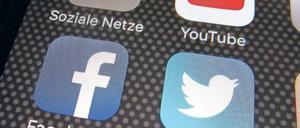 Du sollst nicht lügen. Youtube bevorzugt seriöse Videos, Facebook schaltet Warnhinweise auf Whatsapp und Twitter löscht Millionen Nutzerkonten.