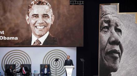 Der ehemalige US-Präsident Barack Obama sprach bei den Feierlichkeiten in Südafrika.