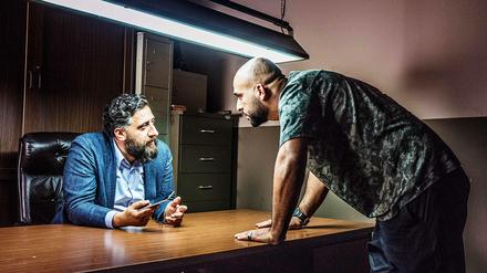 Die Schauspieler der Serie "4 Blocks" Kida Khodr Ramadan (l) als Ali Toni Hamady und Veysel Gelin als Abbas Hamady.