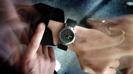 Unpünktlich ist nicht nur derjenige, der zu spät kommt, sondern natürlich auch der zu früh Kommende.