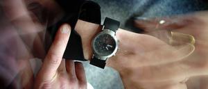 Unpünktlich ist nicht nur derjenige, der zu spät kommt, sondern natürlich auch der zu früh Kommende.