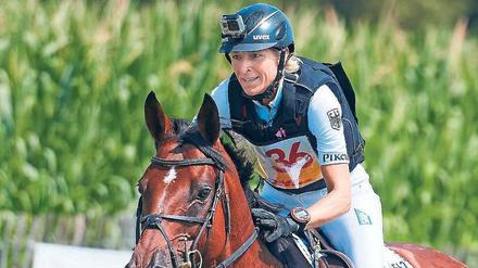 Ein agiles Paar: Ingrid Klimke und Hale Bob bei der Vielseitigkeitsprüfung in Aachen - eine von drei Disziplinen, bei der die 48-Jährige startet.