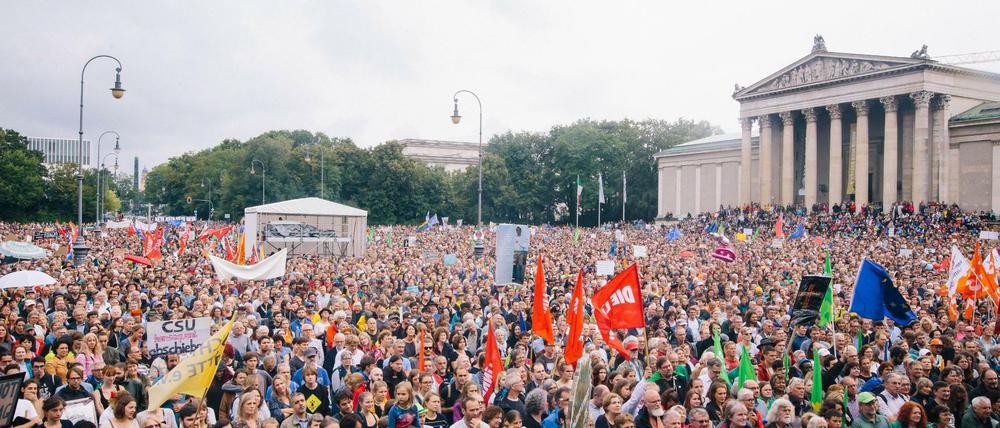 Die Polizei sprach von mehr als 20.000 Teilnehmern.