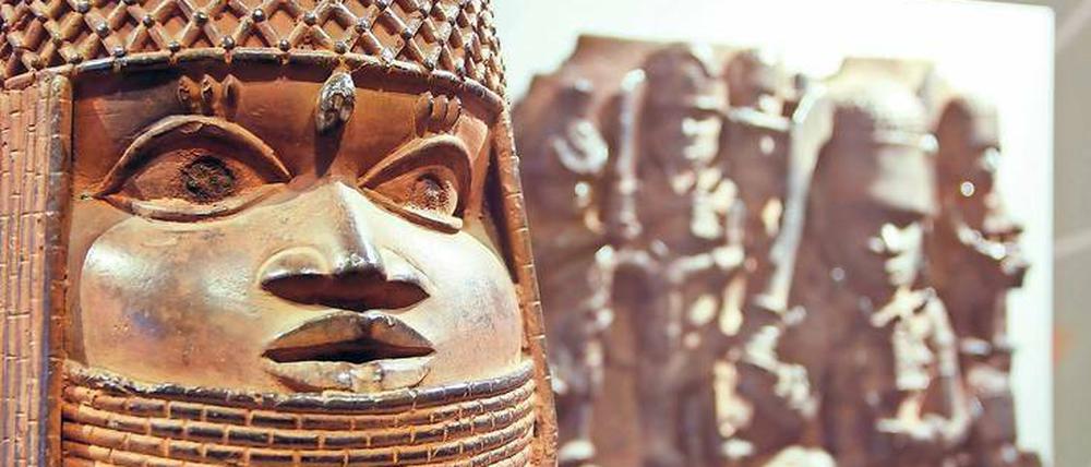 Kriegstrophäen. Benin-Bronzen im Hamburger Museum für Kunst und Gewerbe.