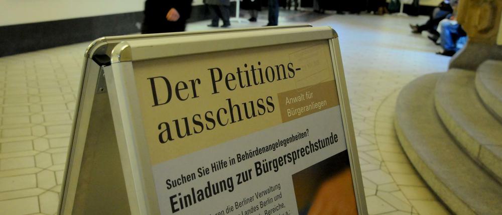 Bürger können Anfragen an den Petitionsausschuss schicken (Archivbild).