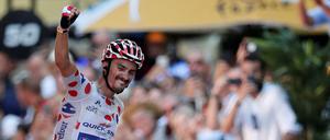 Julian Alaphilippe setzte sich aus einer 47-köpfigen Ausreißergruppe durch. 