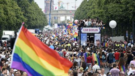 Der CSD endet am Brandenburger Tor.