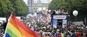 Der CSD endet am Brandenburger Tor.