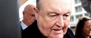 Der australische Erzbischof Philip Wilson ist in einem Missbrauchsskandal zu zwölf Monaten Haft verurteilt worden