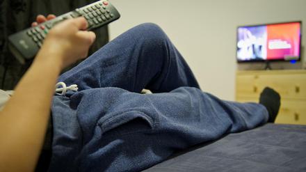 Zu viel auf der Couch und zu wenig Bewegung ist eines der größten Probleme. 