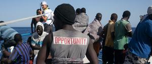 Seenotrettung von Bootsflüchtlingen auf dem Fischkutter "Iuventa".