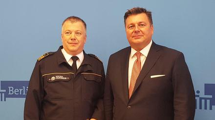 Der neue Berliner Feuerwehrchef Karsten Homrighausen und Innensenator Andreas Geisel (SPD).