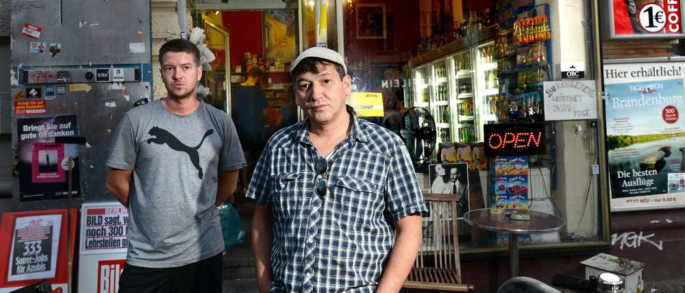 Max und Tamer führen den Laden in der Grunewaldstraße. Es läuft einfach, sagen sie. Ihr Geschäft brauche nicht einmal einen Namen.
