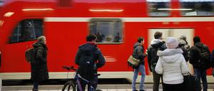 Der Fern- und Regionalbahnverkehr ist in Potsdam unterbrochen.