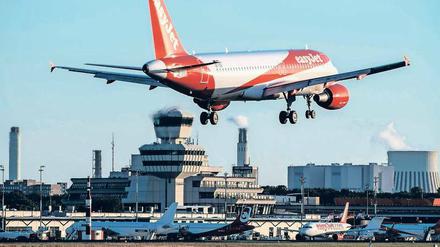 In Sachen Pünktlichkeit stehen die Flughäfen Tegel (Foto) und Schönefeld international gut da.
