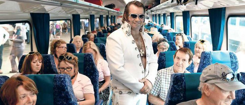 Okay, Elvis ist tot, der amerikanische Traum ist tot, aber die Imitatoren des „King“ und des „American Dream“ sind quicklebendig.