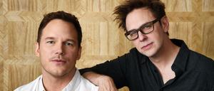 Der Schauspieler Chris Pratt (l) mit dem Drehbuchautor und Regisseur der "Guardians of the Galaxy"-Reihe James Gunn.