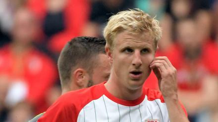 Systemkritiker. Martin Hinteregger vom FC Augsburg zweifelt an der Fußballwelt.