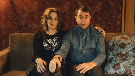 Spannend, bitter-böse, subversiv, hoch dramatisch: Die Serien-Highlights im August unter anderem mit „Arthurs Gesetz“ mit Jan Josef Liefers und Martina Gedeck bei EntertainTV und im Dezember bei TNT Comedy und Sky. 