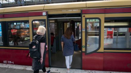 In der S-Bahn kommt es immer wieder zu sexuellen und gewalttätigen Übergriffen. 
