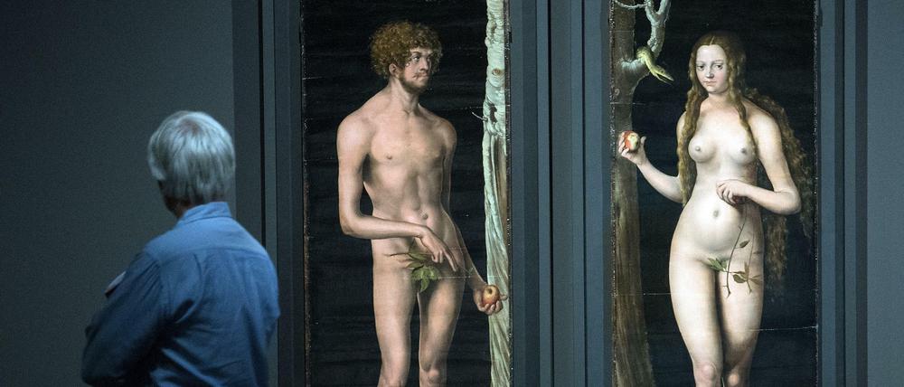 Bilder von Adam und Eva des Renaissance-Maler Lucas Cranach d. Ä. um 1508/10 im Düsseldorfer Museum Kunstpalast.