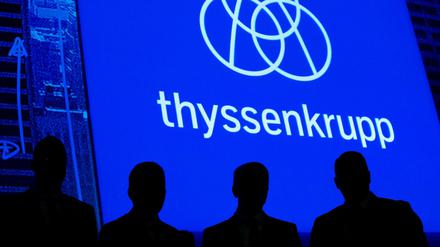 Schwarzseher. Bei Thyssenkrupp herrscht die Angst vor der Zerschlagung - ebenso bei Siemens.