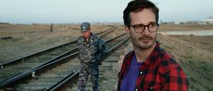 David Farrier reist unter anderem nach Benin, Japan und Großbritannien, um düstere Urlaubsziele zu erkunden.