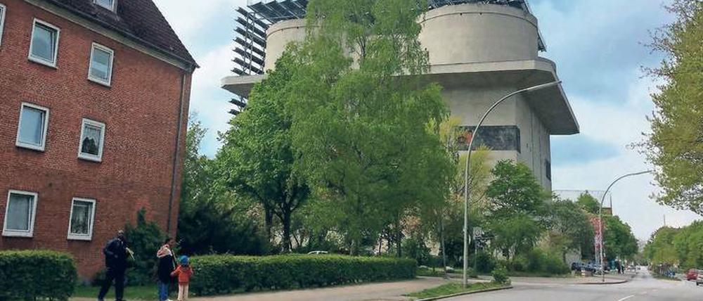 Von Haus zu Haus. Die Anlagen in dem ehemaligen Flakbunker versorgen 1700 Wohnungen mit Wärme und 1000 mit Strom.