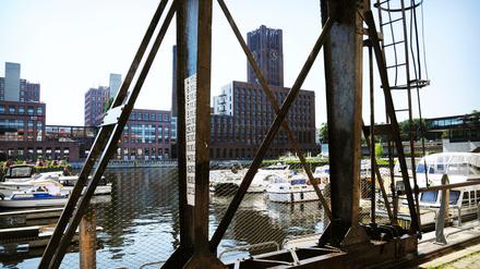 Das Ullsteinhaus am Teltowkanal im Tempelhofer Hafen in Berlin.