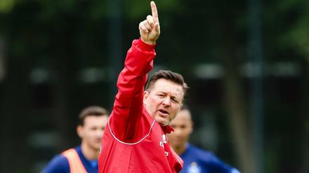 Zurück nach oben. Der Trainer des Hamburger SV, Christian Titz, gehört mit seiner Mannschaft zu den großen Aufstiegsfavoriten.