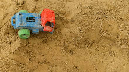Auf einem Kinderspielplatz in Pankow wurden Reißzwecken gefunden (Symbolbild).