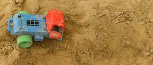 Auf einem Kinderspielplatz in Pankow wurden Reißzwecken gefunden (Symbolbild).