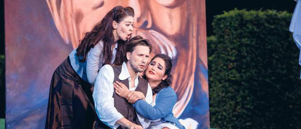 Jerica Seklasa (Ännchen), Johannes Grau (Max), Mima Millo (Agathe).