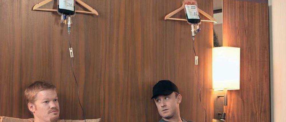 Einträchtig bei der Blutwäsche: Lance Armstrong (Ben Foster, rechts) und Floyd Landis (Jesse Plemons), der später gegen den Tour-Dominator aussagte.