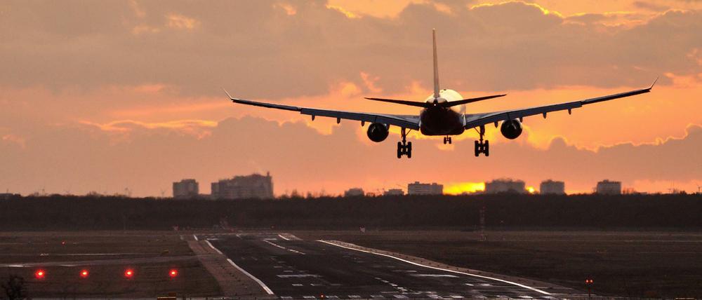 Drei Monate, und der erste Flughafen Tegel stand.