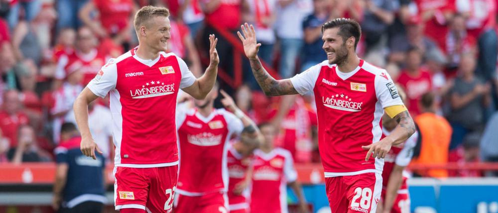 Alter und neuer Kapitän. Felix Kroos (l.) und Christopher Trimmel verstehen sich auch nach dem Ämterwechsel noch.