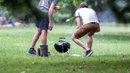Die meisten Bezirke haben das Grillen auf ausgewiesenen Grillflächen inzwischen untersagt.