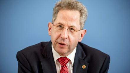Hans-Georg Maaßen, Präsident des Bundesamtes für Verfassungsschutz, bestreitet, der AfD Tipps gegeben zu haben.