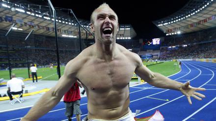 So kennen ihn die Zuschauer. Diskuswerfer Robert Harting bejubelt seinen Sieg bei der Leichtathletik-WM 2009 in Berlin.