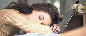 Auch eine Auszeit am Arbeitsplatz kann bei der Hitze helfen.