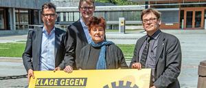 Die Mitglieder des Vereins Digitalcourage haben beim Bundesverfassungsgericht eine Verfassungsbeschwerde gegen Staatstrojaner eingereicht.